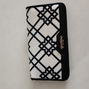 Spartina 449 wallet black and white with wristlet strap